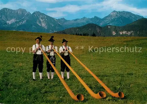 AK / Ansichtskarte Alphorn Alphornblaeser Trachtenverein D Schlossbergler Hopferau Allgaeu Alphorn
