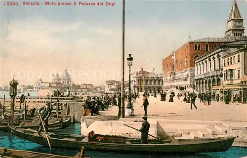 AK / Ansichtskarte Venezia_Venedig Molo presso il Palazzo dei Dogi Gondeln Venezia Venedig
