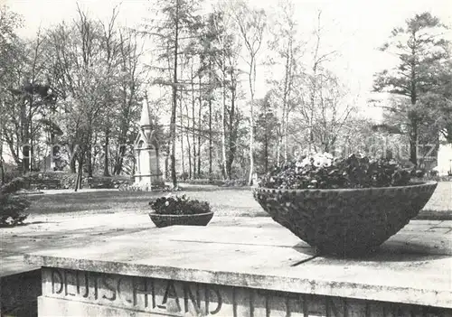 AK / Ansichtskarte Achim_Bremen Ehrenmal Rathausgarten Achim Bremen