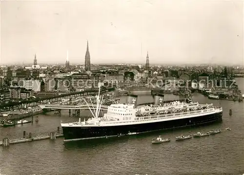 AK / Ansichtskarte Dampfer_Oceanliner Hanseatic Hamburg Uberseebruecke  Dampfer Oceanliner