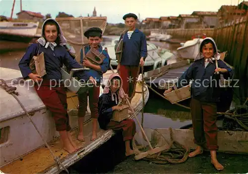 AK / Ansichtskarte Trachten_Frankreich Bassin d Arcachon Groupe de Gujan Mestras Parcs a Huitres  Trachten Frankreich