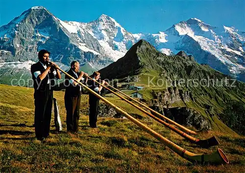 AK / Ansichtskarte Alphorn Alphornblaeser Eiger Moench Jungfrau Alphorn
