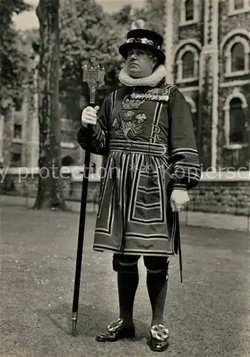AK / Ansichtskarte Leibgarde_Wache Chief Yeoman Warder Tower of London  Leibgarde Wache