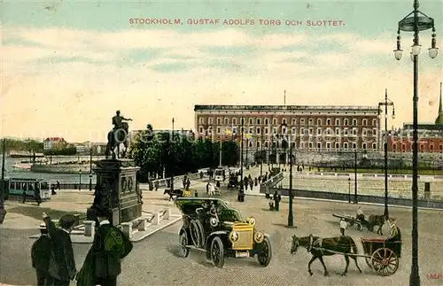 AK / Ansichtskarte Stockholm Gustaf Adolfs Torg och Slottet Denkmal Schloss Automobil Pferdegespann Stockholm