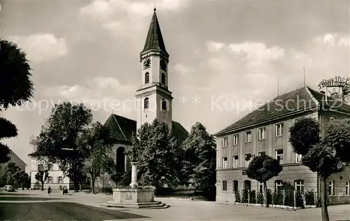 AK / Ansichtskarte Ichenhausen Marktplatz mit Kirche Ichenhausen
