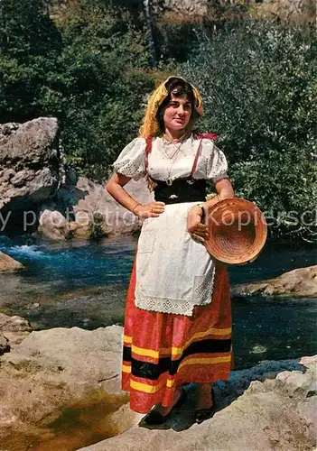 AK / Ansichtskarte Trachten_Italien Abruzzo Wassertraegerin Trachten Italien