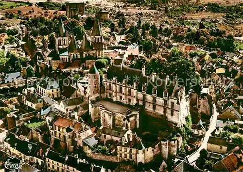 AK / Ansichtskarte Loches_Indre_et_Loire Le Chateau Vue aerienne Logis royal et la Tour dAgnes Sorel Collegiale St Ours et le Donjon Loches_Indre_et_Loire