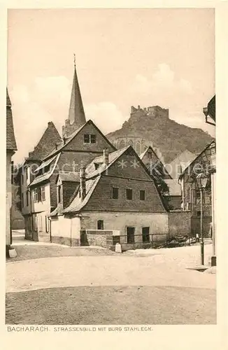 AK / Ansichtskarte Bacharach_Rhein Strassenbild mit Burg Stahleck Bacharach Rhein