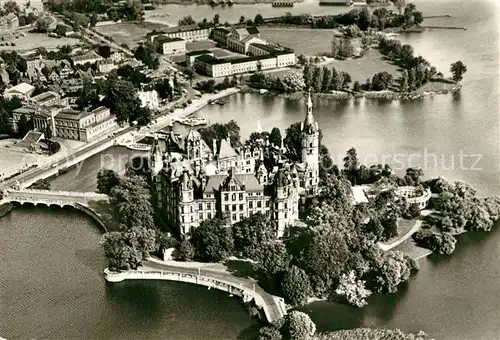AK / Ansichtskarte Schwerin_Mecklenburg Fliegeraufnahme Schloss Schwerin_Mecklenburg