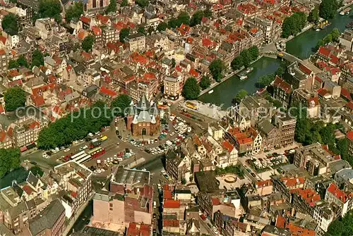 AK / Ansichtskarte Amsterdam_Niederlande Luchtopname van de Waag en omgeving Amsterdam_Niederlande