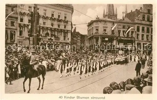 AK / Ansichtskarte Luebeck Historischer Festzug 40 Kinder Blumen streuend Luebeck