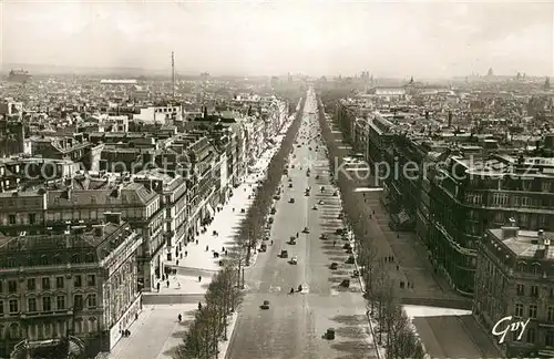 AK / Ansichtskarte Paris Avenue des Champs Elysees Vue prise de lArc de Triomphe Paris