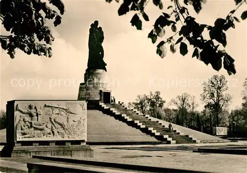 AK / Ansichtskarte Treptow_Berlin Sowjetisches Ehrenmal Treptow Berlin
