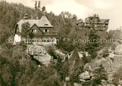 AK / Ansichtskarte Oybin toepferbaude mit Lochstein Felsentor Oybin