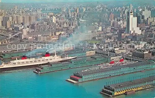 AK / Ansichtskarte Dampfer_Oceanliner United States France New York City Piers Aerial View  Dampfer Oceanliner