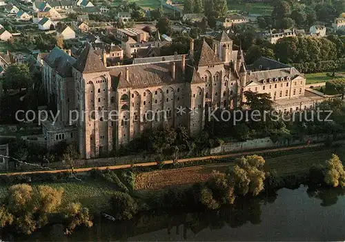 AK / Ansichtskarte Solesmes_Sarthe Fliegeraufnahme Abbaye Saint Pierre Solesmes_Sarthe