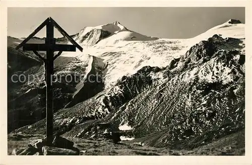 AK / Ansichtskarte Zillertal_Tirol Blick vom Tuxerjoch auf Gefrorene Wand und Olperer mit Wegekreuz Zillertal_Tirol