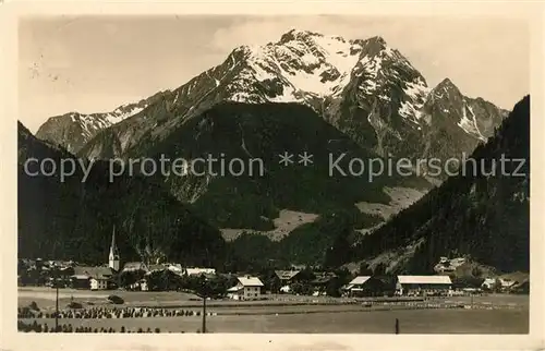 AK / Ansichtskarte Mayrhofen_Zillertal mit Gruenbergspitze Mayrhofen_Zillertal