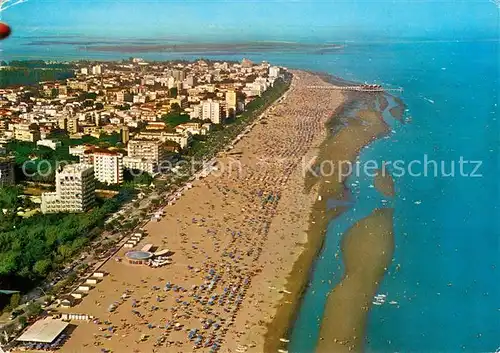 AK / Ansichtskarte Lignano_Sabbiadoro Fliegeraufnahme Strand Lignano Sabbiadoro