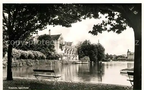 AK / Ansichtskarte Konstanz_Bodensee Inselhotel Uferpartie am See Konstanz_Bodensee