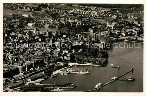 AK / Ansichtskarte Konstanz_Bodensee Hafen Fliegeraufnahme Konstanz_Bodensee