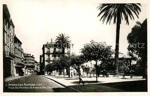 AK / Ansichtskarte Hyeres_les_Palmiers Place des Palmiers  Hyeres_les_Palmiers
