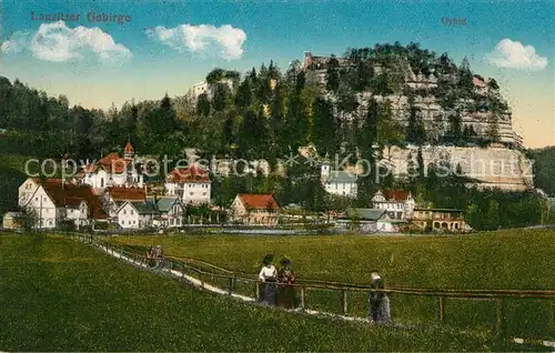 AK / Ansichtskarte Oybin Ortsansicht mit Kirche Berg Oybin Lausitzer Gebirge Oybin