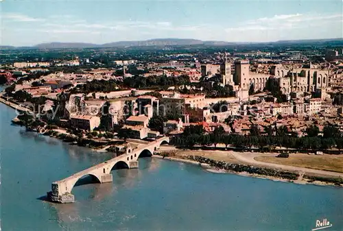 AK / Ansichtskarte Avignon_Vaucluse Fliegeraufnahme Pont Saint Benezet Petit Palais Palais des Papes Avignon Vaucluse