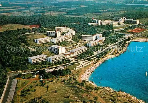 AK / Ansichtskarte Porec Fliegeraufnahme Hotels Lotos Albatros Porec