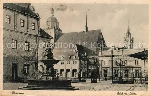 AK / Ansichtskarte Dessau Rosslau Schlossplatz Brunnen Dessau Rosslau