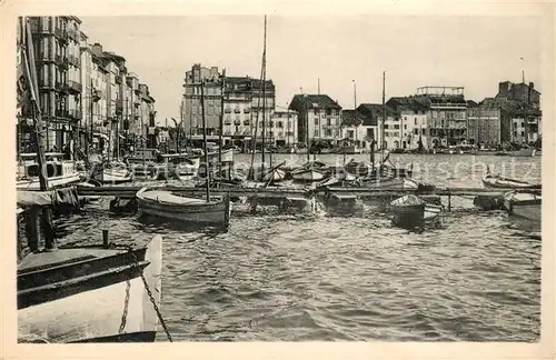 AK / Ansichtskarte Toulon_Var Vue sur les Quais Bateaux Toulon_Var