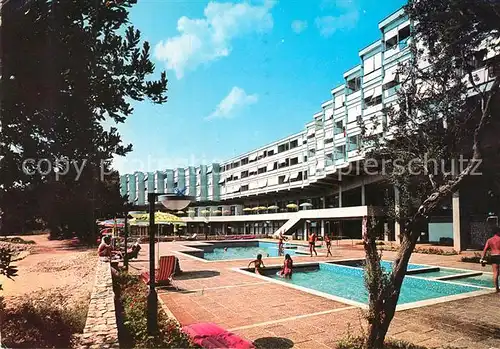 AK / Ansichtskarte Rovinj_Istrien Hotel Istra Crveni Otok Poll Rovinj_Istrien