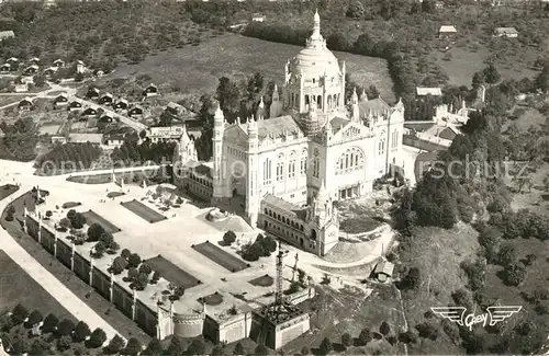 AK / Ansichtskarte Lisieux La Basilique Vue aerienne Lisieux