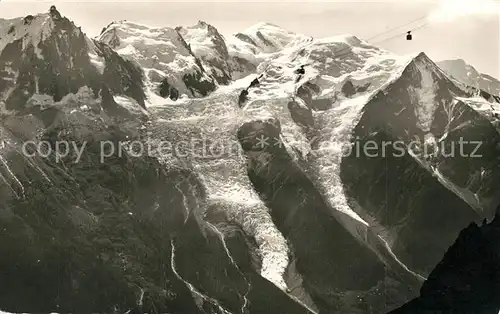 AK / Ansichtskarte Chamonix Teleferique du Brevent et le Mont Blanc Chamonix