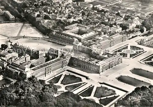 AK / Ansichtskarte Versailles_Yvelines Le Chateau Vue aerienne Versailles_Yvelines