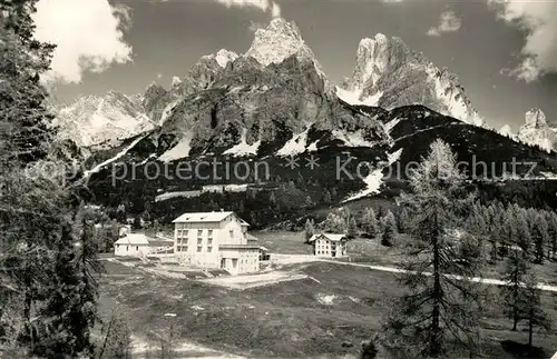AK / Ansichtskarte Cortina_d_Ampezzo Grand Hotel Tre Croci Cortina_d_Ampezzo