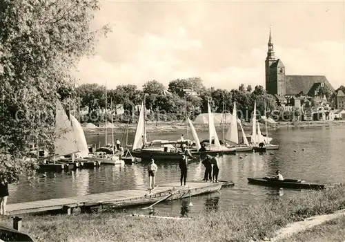 AK / Ansichtskarte Tangermuende Hafen Bootssteg Segelboote Tangermuende