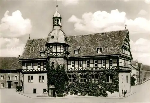 AK / Ansichtskarte Hoexter_Weser Rathaus mit Glockenspiel Fachwerk Hoexter Weser