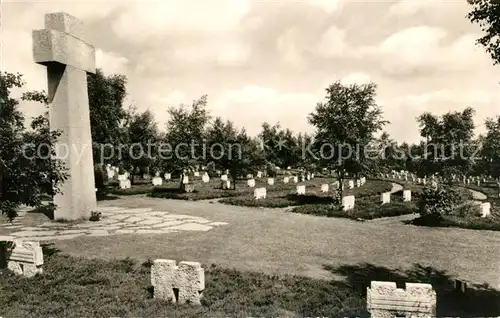 AK / Ansichtskarte Huertgen Ehrenfriedhof Huertgen
