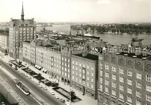 AK / Ansichtskarte Rostock_Mecklenburg Vorpommern Lange Strasse und Stadthafen Strassenbahn Rostock