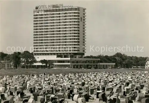 AK / Ansichtskarte Warnemuende_Ostseebad Hotel Neptun Strand  Warnemuende_Ostseebad