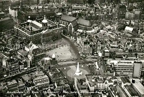 AK / Ansichtskarte Amsterdam_Niederlande Fliegeraufnahme Monument Kon. Palais Nieuwe Kerk Amsterdam_Niederlande