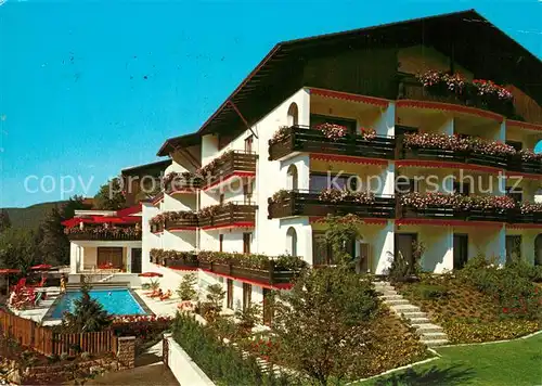 AK / Ansichtskarte Baiersbronn_Schwarzwald Haus am Kurgarten Schwimmbad Baiersbronn Schwarzwald