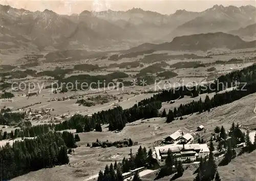 AK / Ansichtskarte Sonthofen_Oberallgaeu Berghotel Allgaeuer Berghof mit Alpe Eck  Sonthofen Oberallgaeu