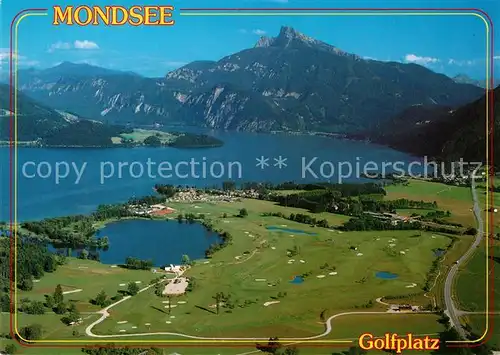 AK / Ansichtskarte Mondsee_Salzkammergut Fliegeraufnahme mit Golfplatz und Schafberg Mondsee Salzkammergut