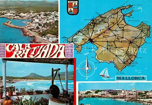 AK / Ansichtskarte Cala_Ratjada_Mallorca Fliegeraufnahme Strand Hafen Inselkarte Cala_Ratjada_Mallorca