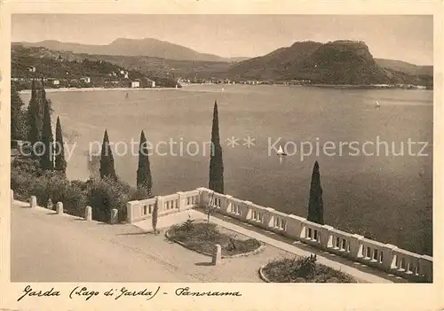 AK / Ansichtskarte Garda_Lago_di_Garda Terrasse am See Garda_Lago_di_Garda