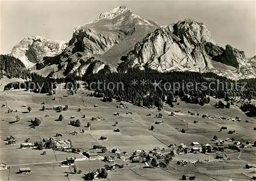 AK / Ansichtskarte Wildhaus_SG mit Schafberg und Saentis Wildhaus SG