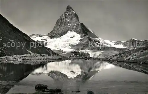AK / Ansichtskarte Zermatt_VS mit Rifelsee und Matterhorn Zermatt_VS