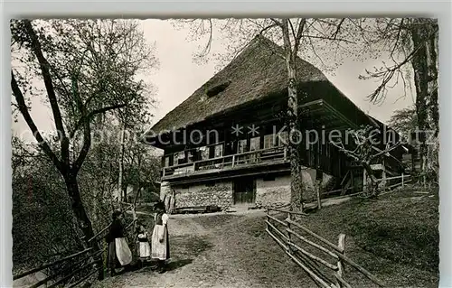 AK / Ansichtskarte Altsimonswald Schwarzwaldhaus Trachtengruppe Altsimonswald